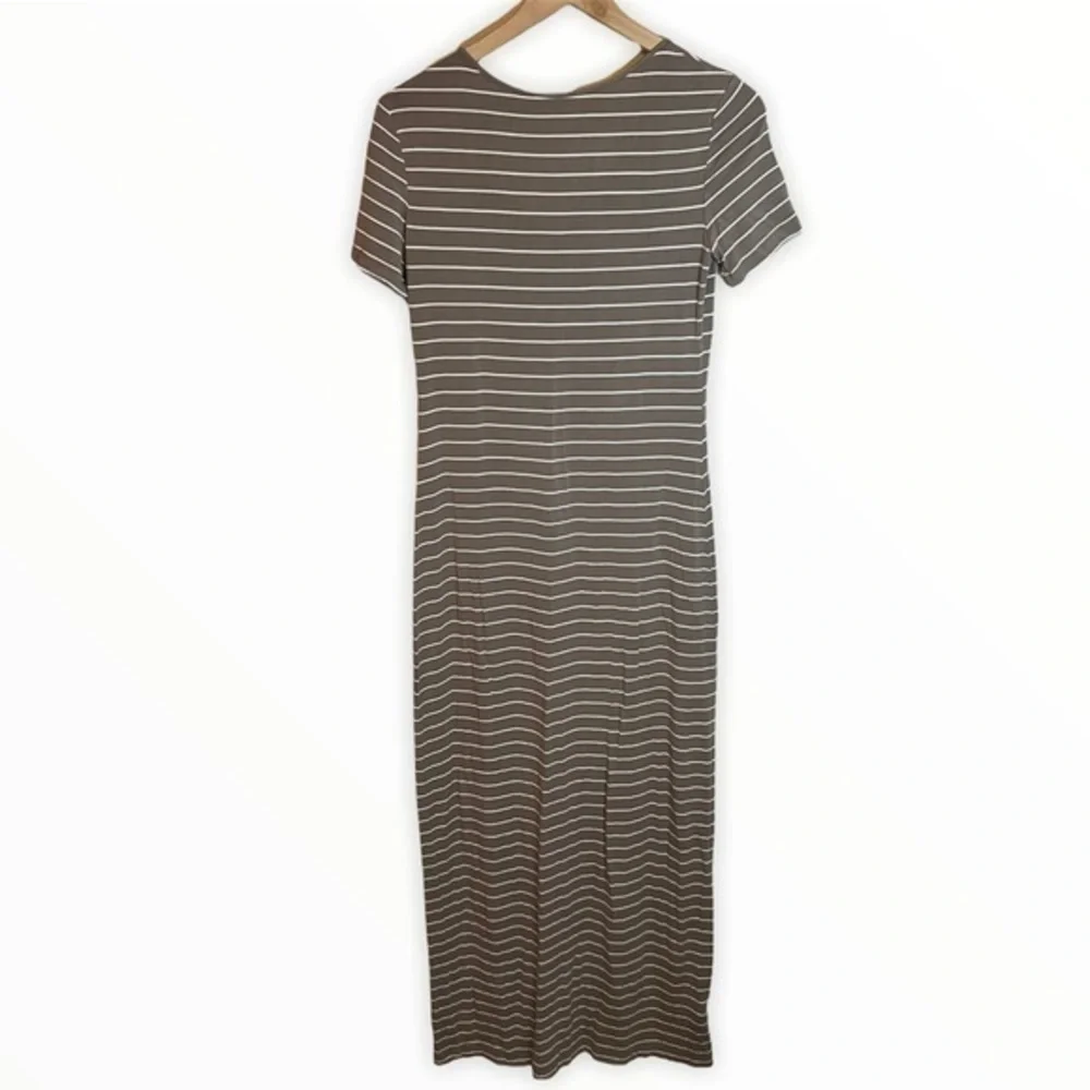 Calvin Klein Taupe And White Striped‎ Short Sleeve Maxi Dress Womens Size 4